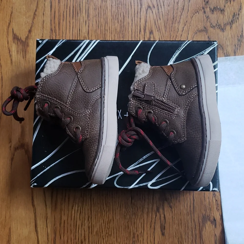 NIB Max + Jake Steven Boot Brown Kid's Zip Up Boot Size 5 Toddler